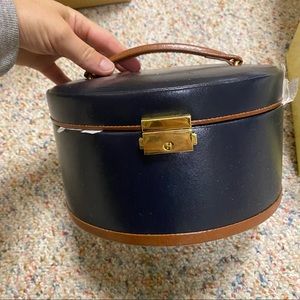 NEW Wolf Design jewlery case / jewlery box